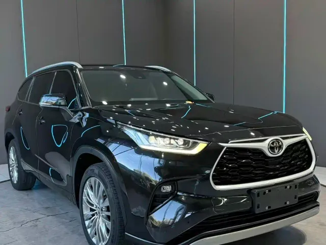 Toyota Highlander — Фото автомобиля 3