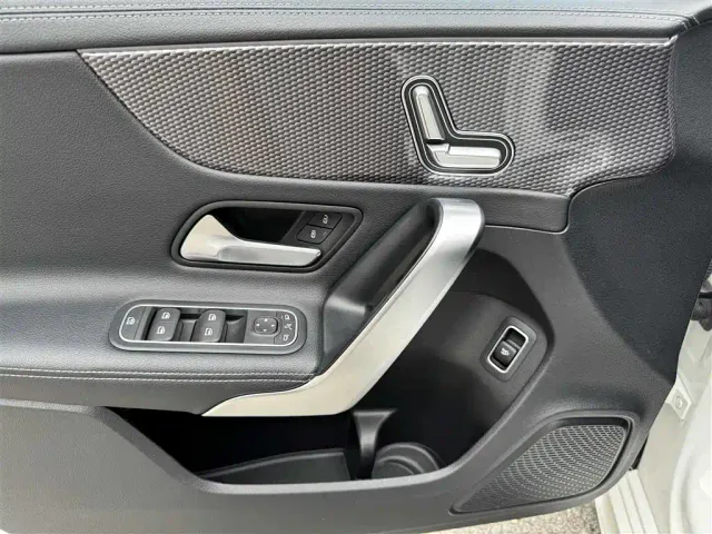Mercedes-Benz A-Class — Фото автомобиля 26