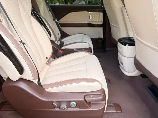 Bestune Besturn M9 — Фото автомобиля 7