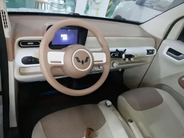 Wuling Hongguang Mini EV — Фото автомобиля 9