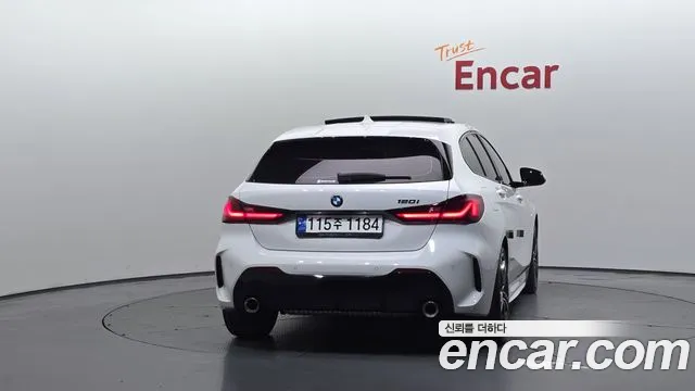 BMW 1 Series F40 — Фото автомобиля 4