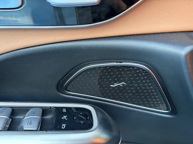 Mercedes-Benz E-Class — Фото автомобиля 27