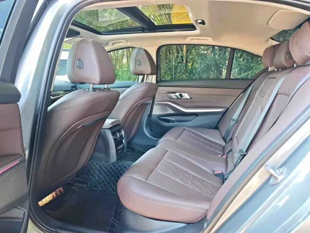 BMW 3 Series — Фото автомобиля 10