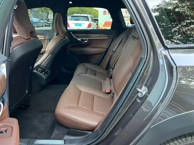 Volvo V90 — Фото автомобиля 8