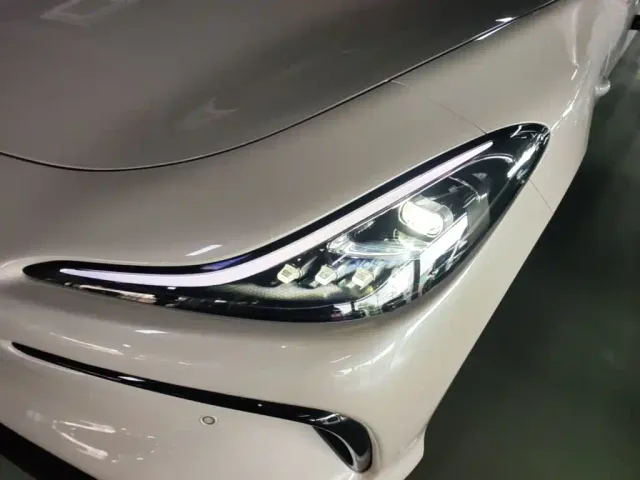 IM Motors LS6 — Фото автомобиля 23