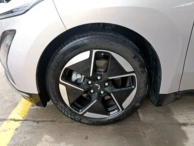 Wuling Starlight — Фото автомобиля 22