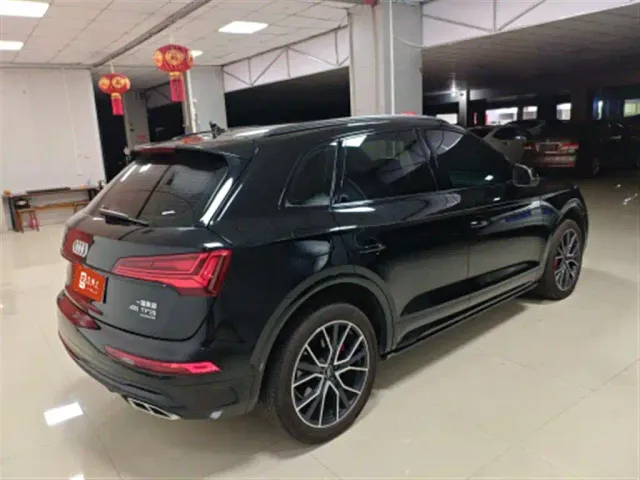 Audi Q5L — Фото автомобиля 2