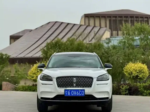 Lincoln Corsair — Фото автомобиля 2
