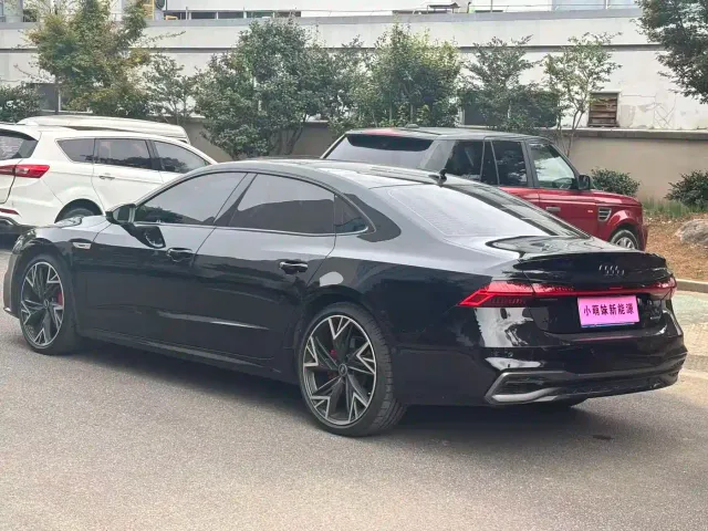 Audi A7L — Фото автомобиля 23