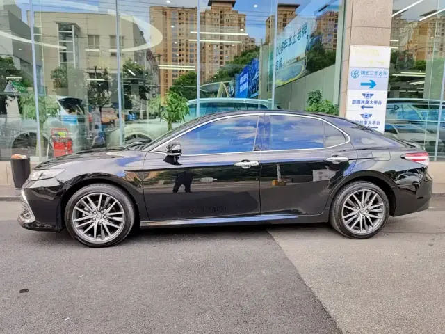 Toyota Camry — Фото автомобиля 3