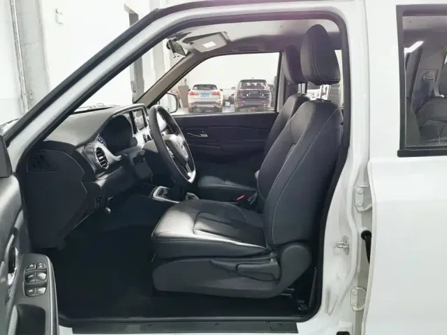 Dongfeng Ruiqi — Фото автомобиля 10