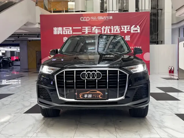 Audi Q7 — Фото автомобиля 2