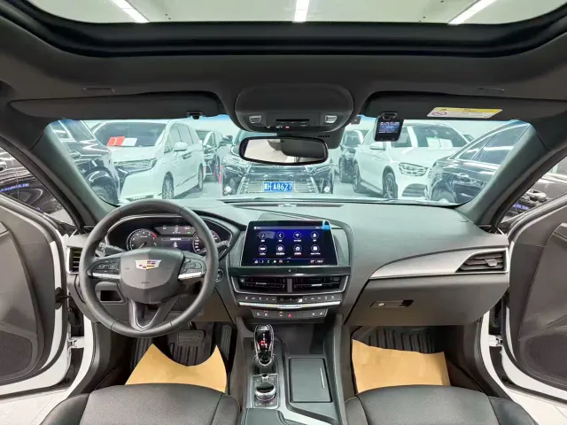 Cadillac CT5 — Фото автомобиля 9