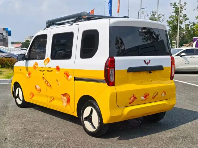 Wuling Zhiguang NEV — Фото автомобиля 4