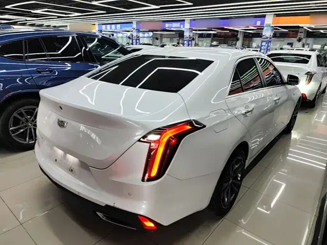 Cadillac CT4 — Фото автомобиля 6