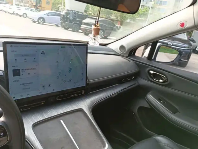 GAC Aion S MAX — Фото автомобиля 9