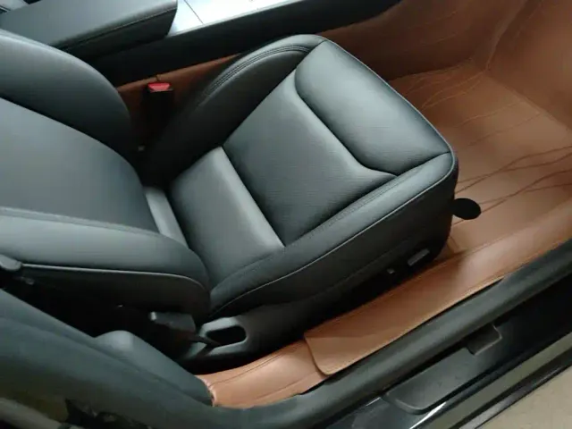 Tesla Model 3 — Фото автомобиля 8