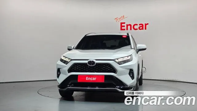 Toyota RAV4 Generation 5 — Фото автомобиля 3