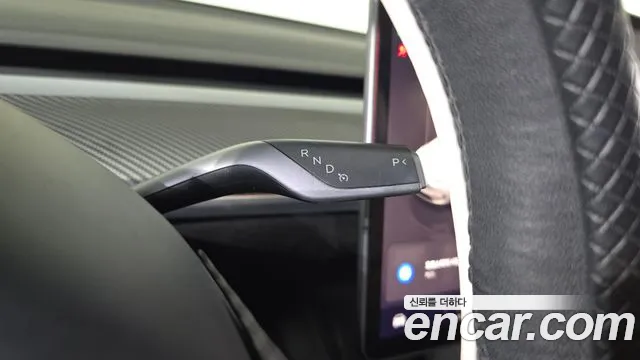 Tesla Model Y — Фото автомобиля 9