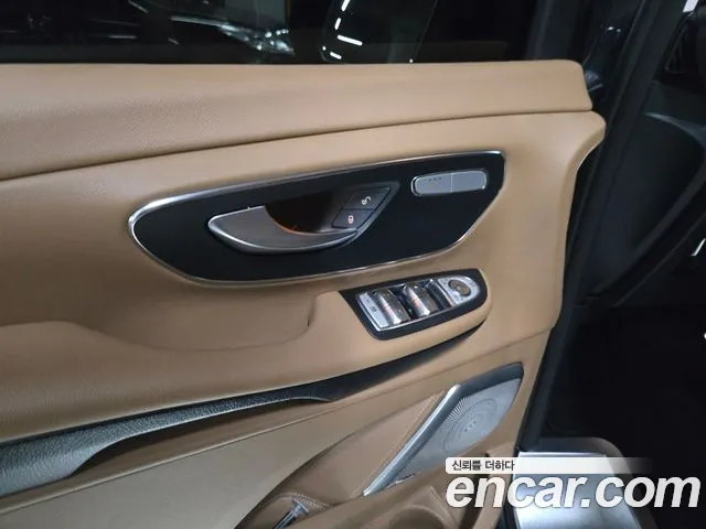 Mercedes-Benz V-Class — Фото автомобиля 6