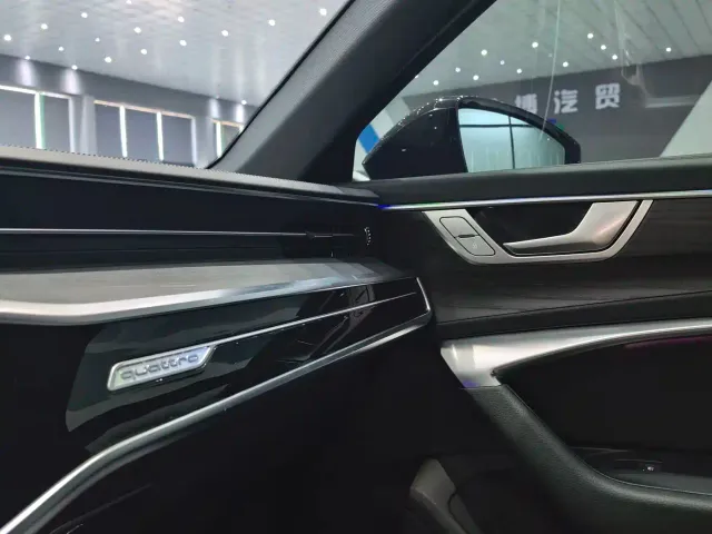 Audi A6L — Фото автомобиля 10