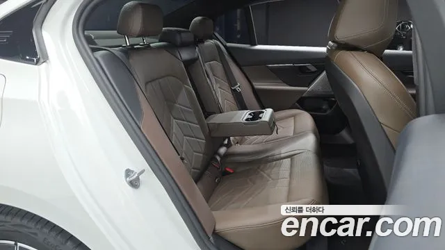 BMW 5 Series G60 — Фото автомобиля 19