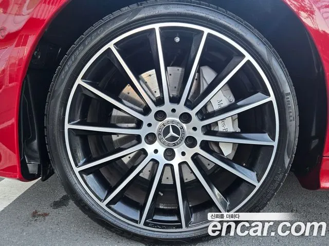 Mercedes-Benz E-Class — Фото автомобиля 11