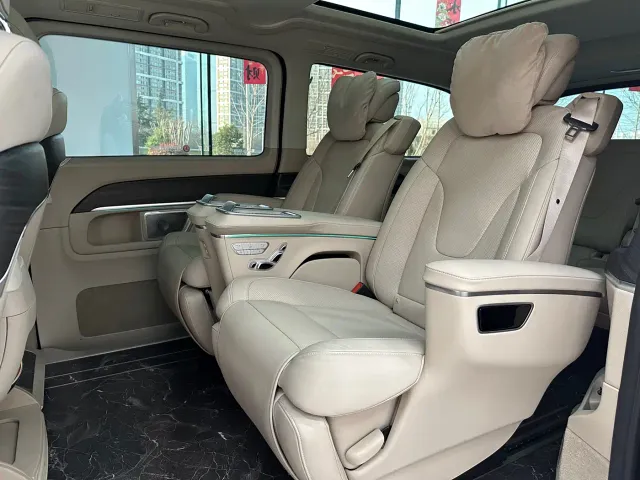 Mercedes-Benz V-Class — Фото автомобиля 20