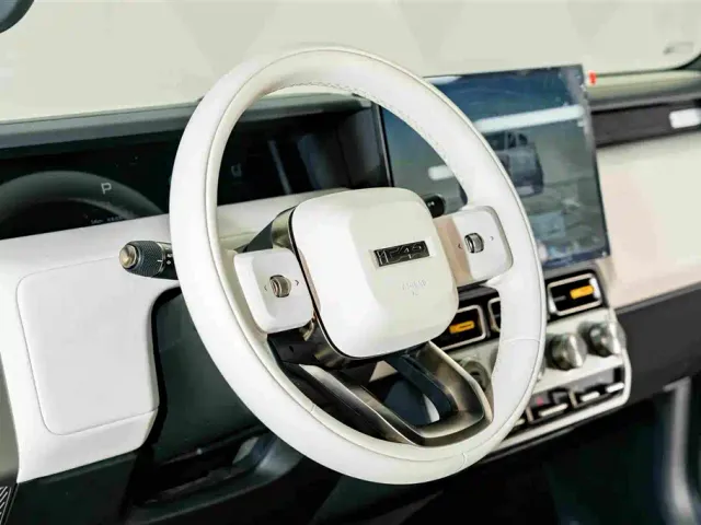 iCAR V23 — Фото автомобиля 11