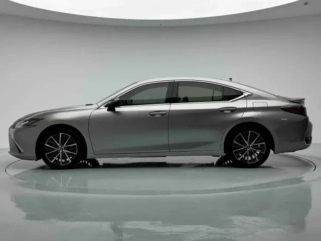 Lexus ES — Фото автомобиля 3