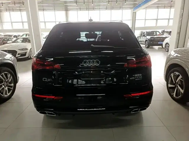 Audi Q5L — Фото автомобиля 5