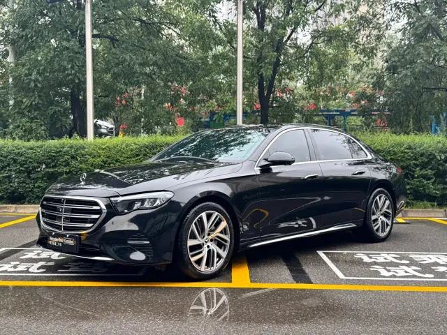 Фотография автомобиля — Mercedes-Benz E-Class
