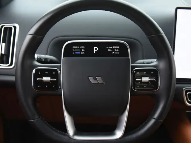 Li Auto Li Xiang L9 2023 Model Pro — Фото автомобиля 10