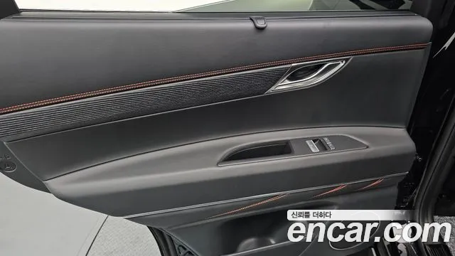 Genesis GV80 — Фото автомобиля 24