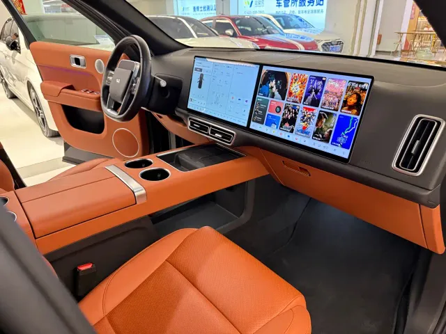Li Auto L9 — Фото автомобиля 21