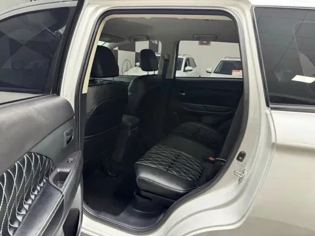 Mitsubishi Outlander — Фото автомобиля 8