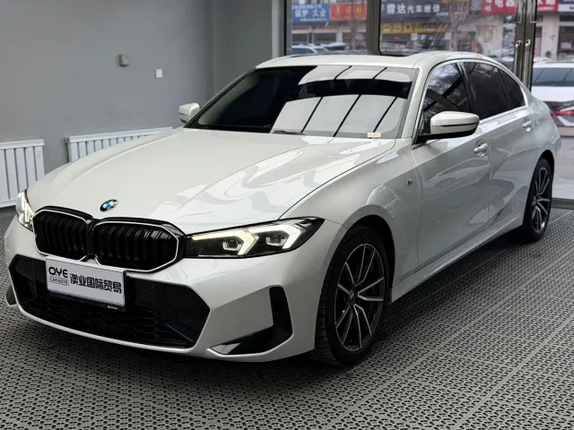 Фотография автомобиля — BMW 3 Series
