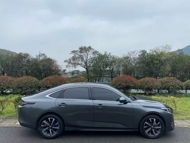 Changan Eado — Фото автомобиля 13
