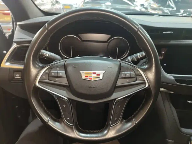 Cadillac XT5 — Фото автомобиля 10
