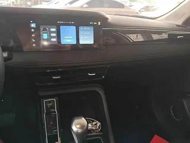 Roewe i5 — Фото автомобиля 5