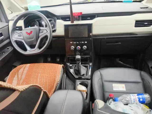 Wuling Zhengcheng — Фото автомобиля 12