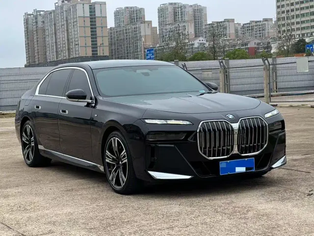 BMW 7 Series — Фото автомобиля 3