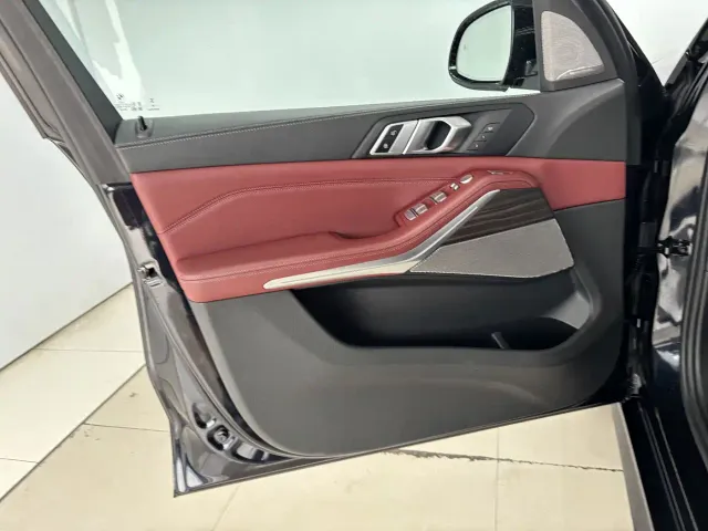 BMW X5 — Фото автомобиля 10