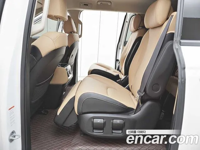 Kia Canival Carnival 4 поколение 7 мест Signature — Фото автомобиля 8