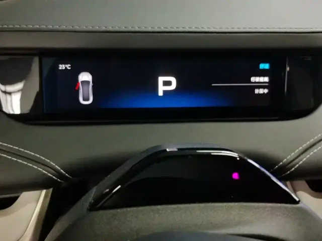 Xiaomi SU7 — Фото автомобиля 14