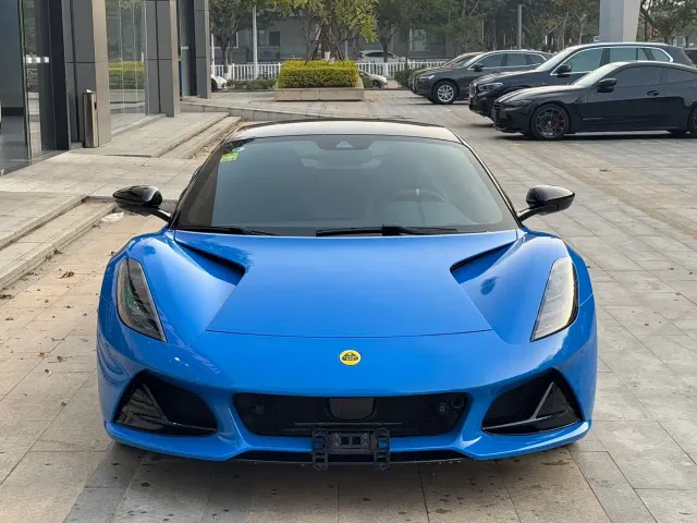 Lotus Emira — Фото автомобиля 2