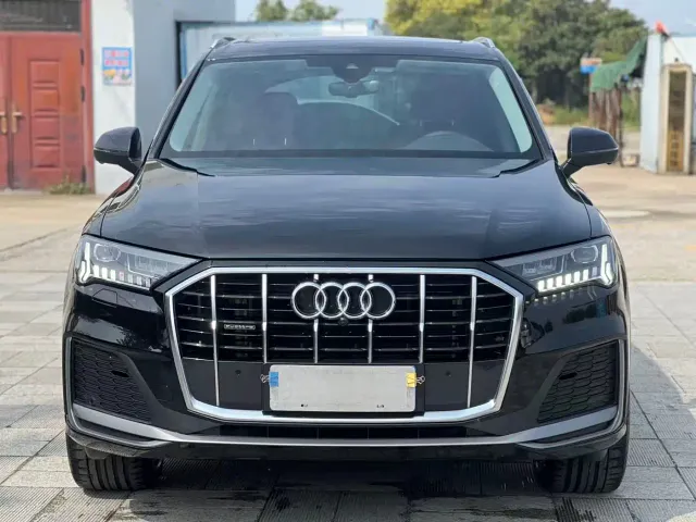 Audi Q7 — Фото автомобиля 2