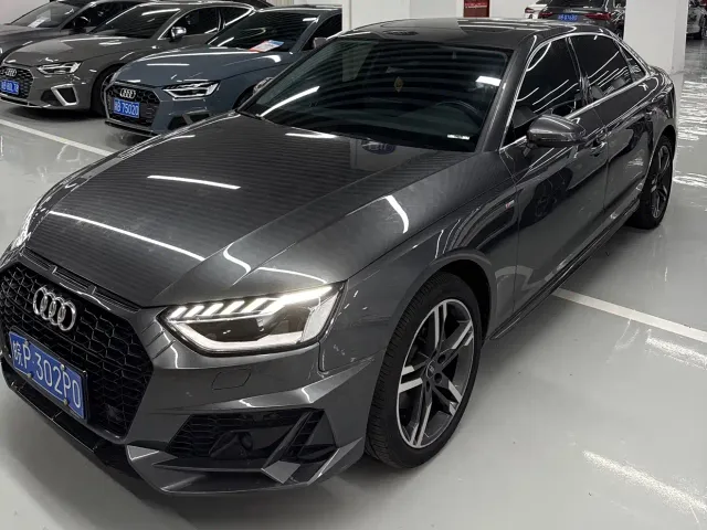 Фотография автомобиля — Audi A4L