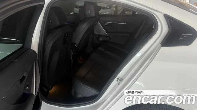 BMW i5 — Фото автомобиля 10