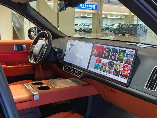 Li Auto L8 — Фото автомобиля 21